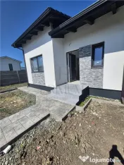 Duplex pe parter - 2 dormitoare - 3 bai ( o baie pe terasa )