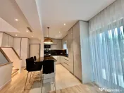 Triplex l 210 mp l Zona Centrala 