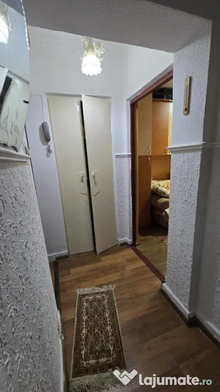 Vand apartament 3 camere si spatiu comercial bd. Unirii