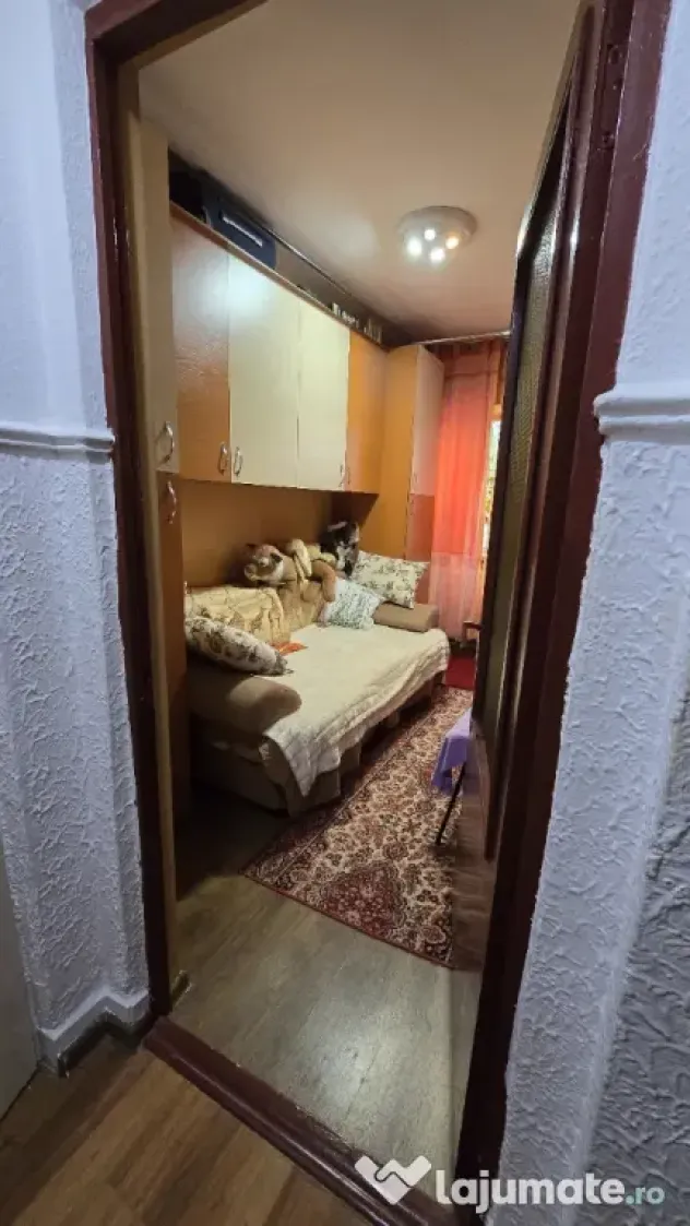 Vand apartament 3 camere si spatiu comercial bd. Unirii