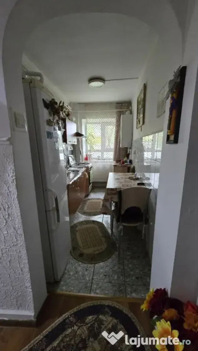 Vand apartament 3 camere si spatiu comercial bd. Unirii