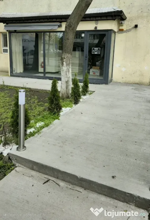 Vand apartament 3 camere si spatiu comercial bd. Unirii