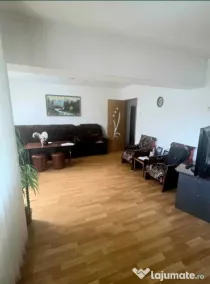 Apartament 3 camere, decomandat - zona Noua