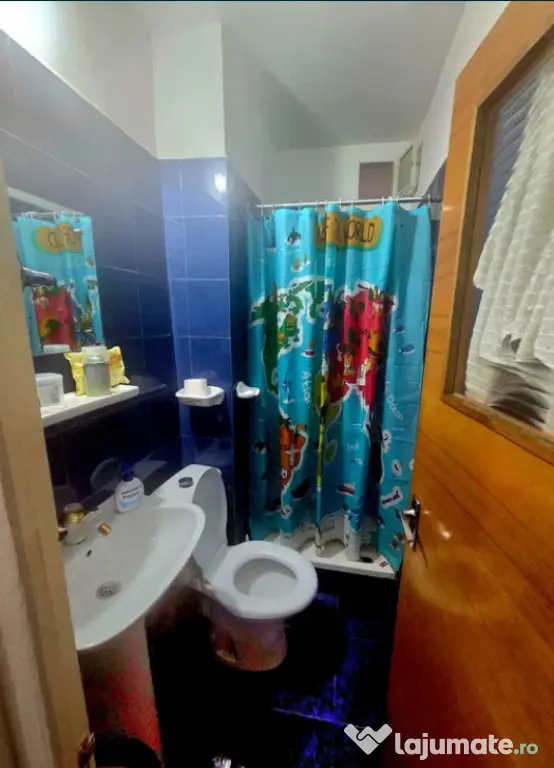 Apartament 3 camere, decomandat - zona Noua