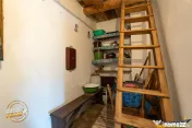 FILM! Casa traditionala, pe domeniu pretios, de 7.608 mp, Ce