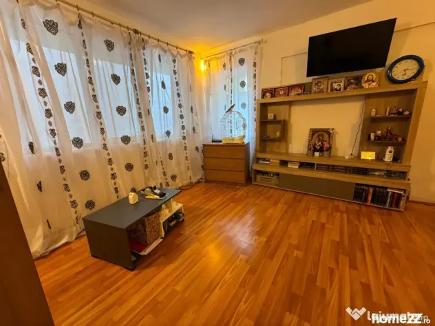 Proprietate Stradala cu Spatiu Comercial Pretabila Business