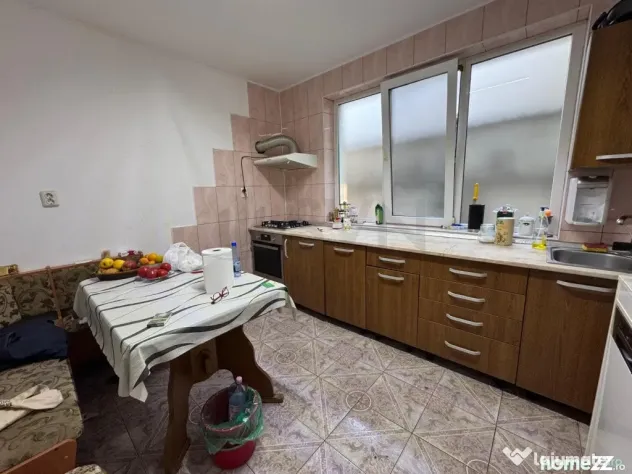 Proprietate Stradala cu Spatiu Comercial Pretabila Business