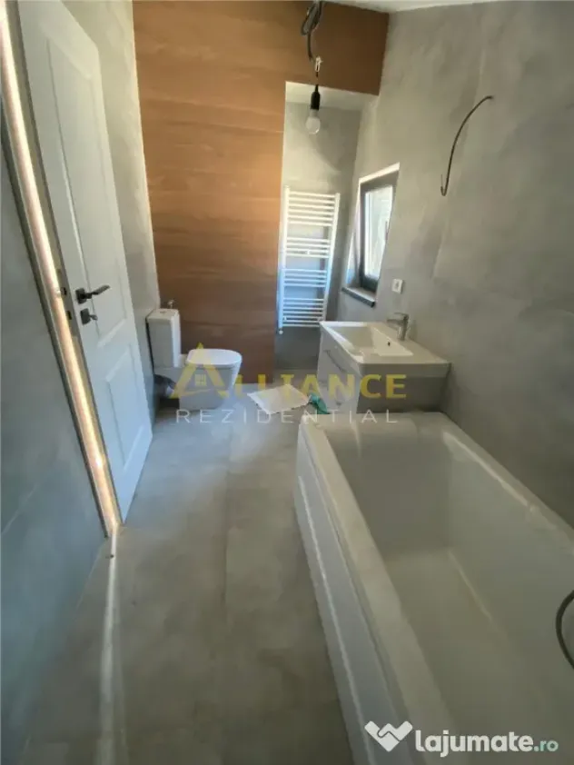 Casa Tip Duplex - 5 camere 4 bai - Mutare Imediata -