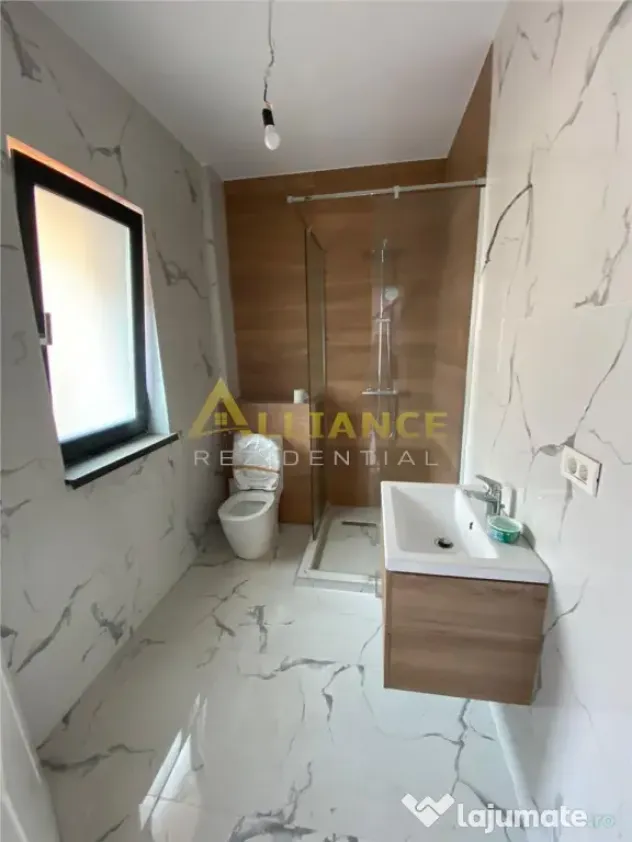 Casa Tip Duplex - 5 camere 4 bai - Mutare Imediata -