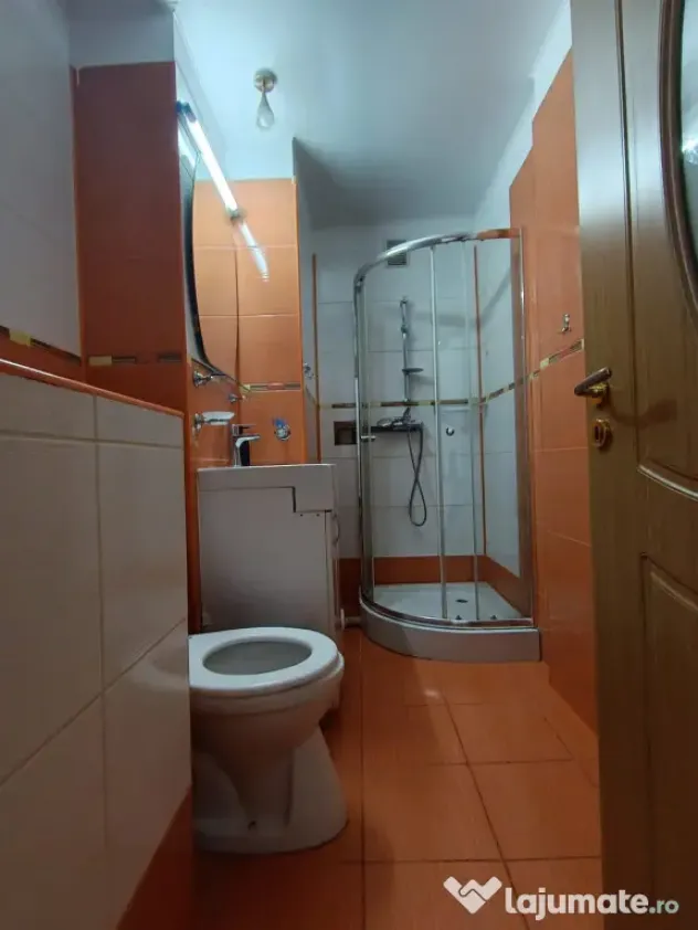Garsoniera 37 mp utili, etaj 5 din 6, zona Marasesti