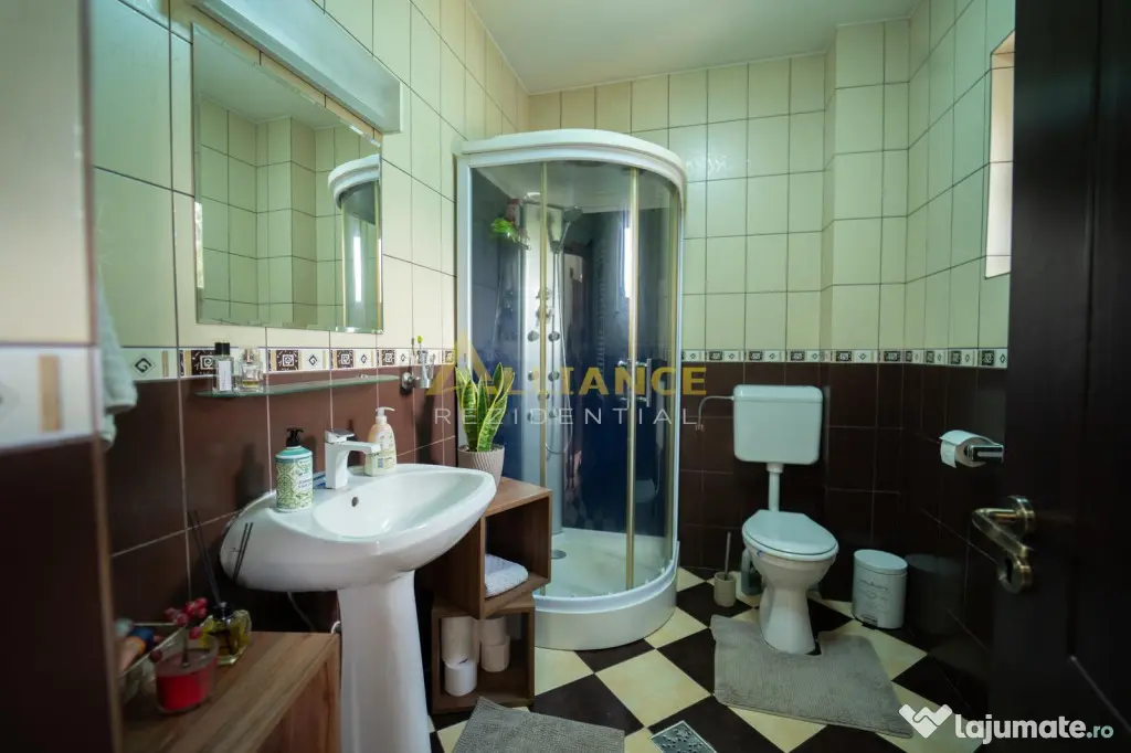Casa individuala premium cu piscina | 500 mp teren | Panouri