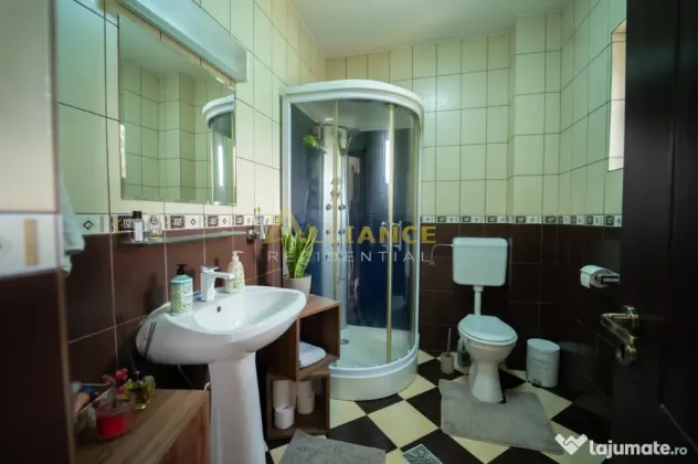 Casa individuala premium cu piscina | 500 mp teren | Panouri