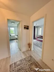 Kasper Coresi Pietonala-2 camere, decomandat, etaj 1/6, parcare, boxa!