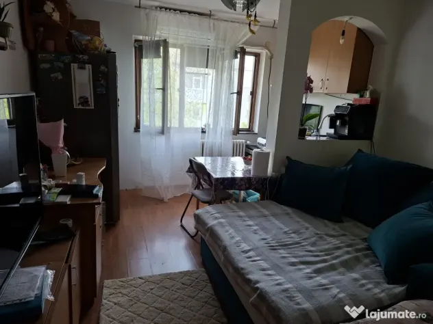 Cameră cămin spre vânzare