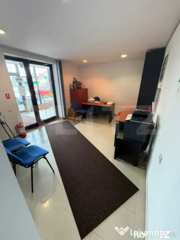 Spațiu comercial cu vitrină 12 ml | B-dul 15 Noiembrie | V - Brasov (Brasov)