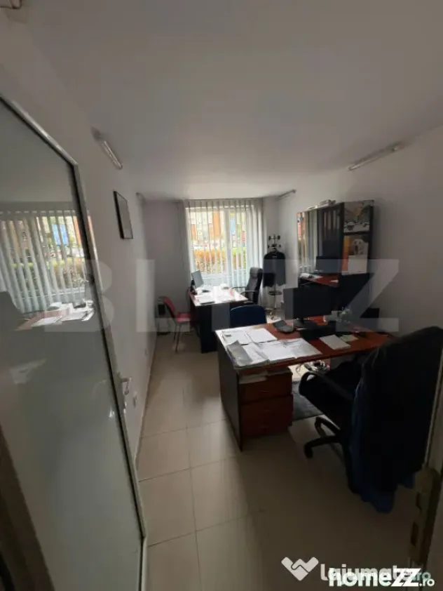 Spațiu comercial cu vitrină 12 ml | B-dul 15 Noiembrie | V - Brasov (Brasov)