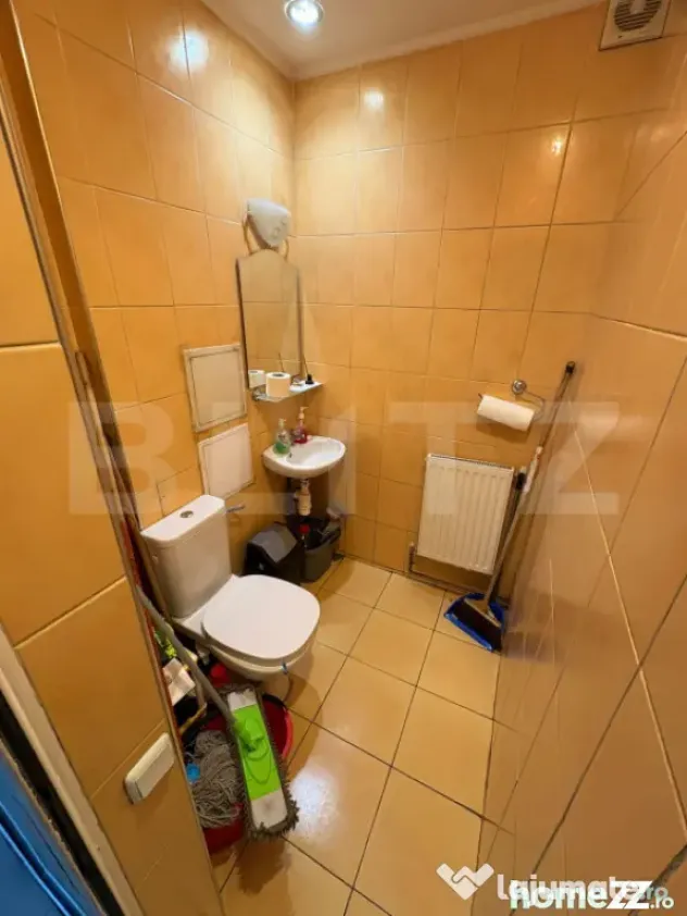 Spațiu comercial cu vitrină 12 ml | B-dul 15 Noiembrie | V - Brasov (Brasov)