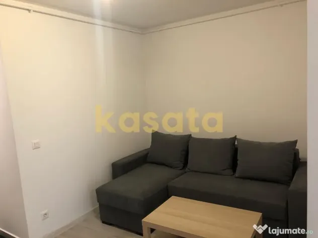 Garsoniera spatioasa, luminoasa la 2 minute de metrou