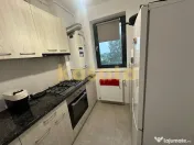 Garsoniera spatioasa, luminoasa la 2 minute de metrou