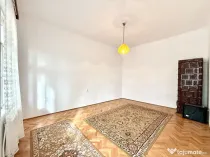 Apartament cu 2 camere | Zona Ultracentrală | Parcare | Etaj 1 | Pod | Pivniță