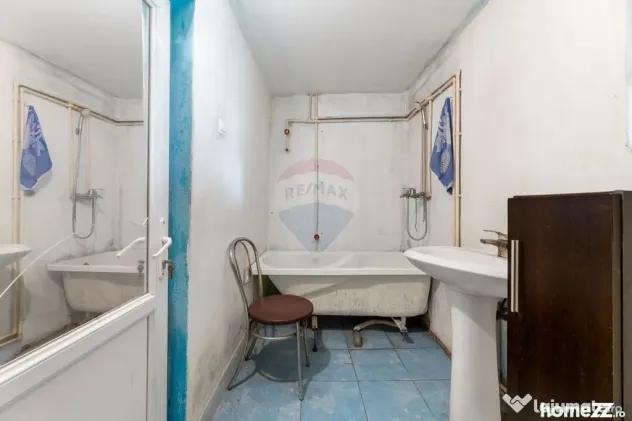 Casa compusa din doua corpuri in aceeasi curte - Siria (Arad)