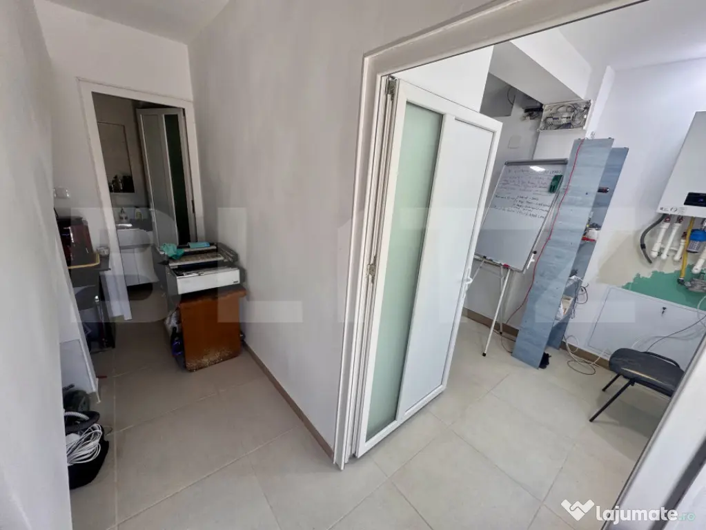 Spațiu birouri P+1 | 70 mp utili | 2 băi | | Parcare | Str