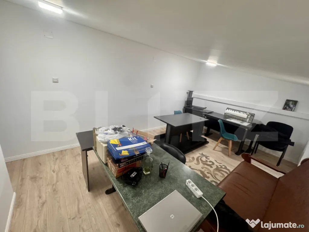 Spațiu birouri P+1 | 70 mp utili | 2 băi | | Parcare | Str