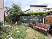 Apartament 3 camere cu curte 105mp si beci, parter de vila 