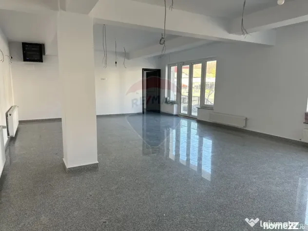 Spațiu comercial de 810 mp de închiriat