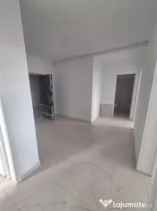 Apartament 3 camere, decomandat - zona Sanpetru 
