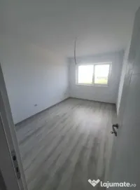 Apartament 3 camere, decomandat - zona Sanpetru