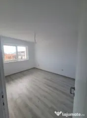 Apartament 3 camere, decomandat - zona Sanpetru 