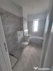 Apartament 3 camere, decomandat - zona Sanpetru 