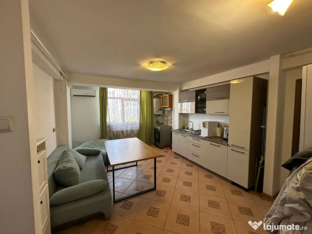 Apartament 3 camere - Calea Severinului