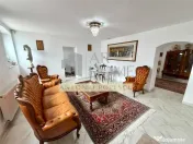 Casa 11 camere D P,cu o arhitectura deosebita, ultracentral,