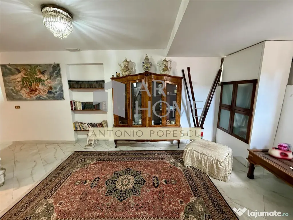 Casa 11 camere D P,cu o arhitectura deosebita, ultracentral,