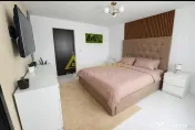 Casa Individuala || 5 camere || Piscina Incalzita - Teren 42