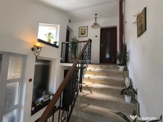 Resita Casa cocheta, P 1, Zona Muncitoresc, 135 mp, Comisio