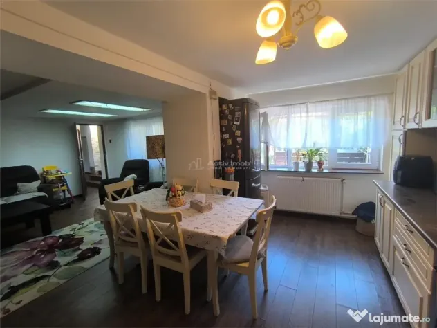 Resita Casa cocheta, P 1, Zona Muncitoresc, 135 mp, Comisio