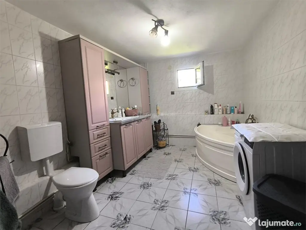 Resita Casa cocheta, P 1, Zona Muncitoresc, 135 mp, Comisio