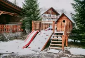 Casa de vanzare, 9 camere, 650 mp - Bran 