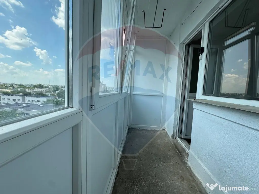 Apartament 3 camere de vanzare langa metrou Valea Ialomit...