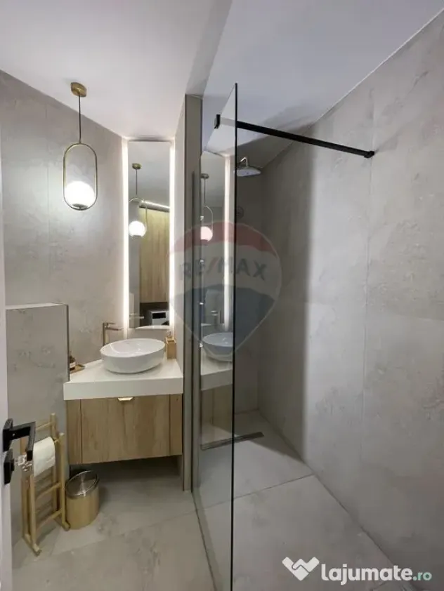 Apartament 3 camere Piata Alba Iulia, complet renovat