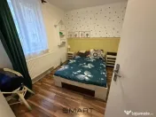 Apartament 3 camere et. 1 zona Cedonia