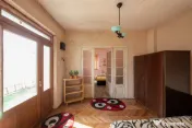 Casa cu potential/ zona Sf Vineri/ 126 mp teren/ Regim urban 