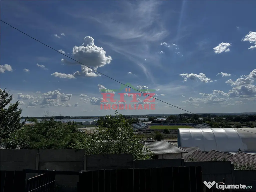 Nou! Casa teren, cu vedere panoramica spre raul Olt!
