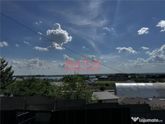 Nou! Casa teren, cu vedere panoramica spre raul Olt!