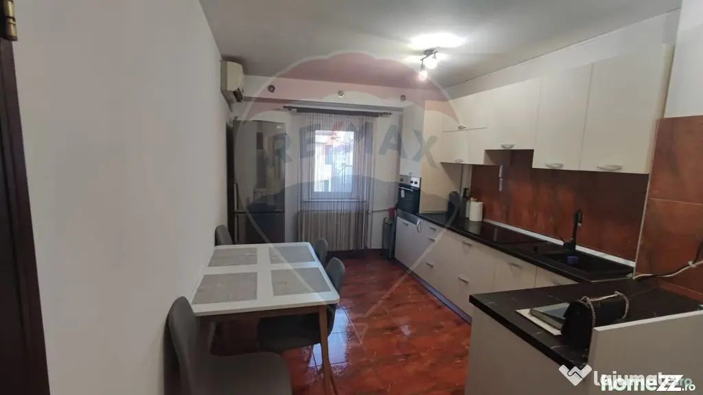 Apartament 3 camere de vanzare zona Calea Aradului