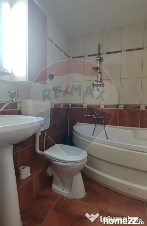 Apartament 3 camere de vanzare zona Calea Aradului