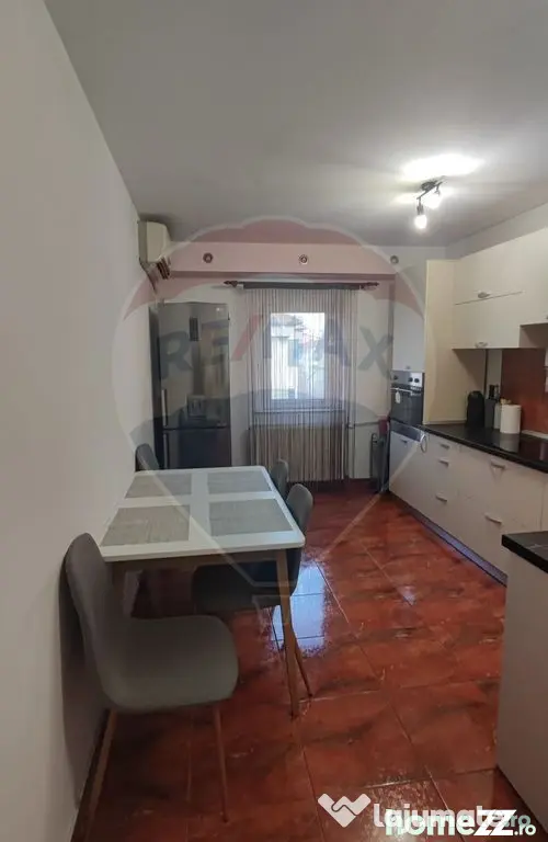 Apartament 3 camere de vanzare zona Calea Aradului